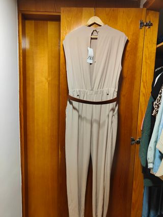 Mono Zara Beige Talla L sin estrenar