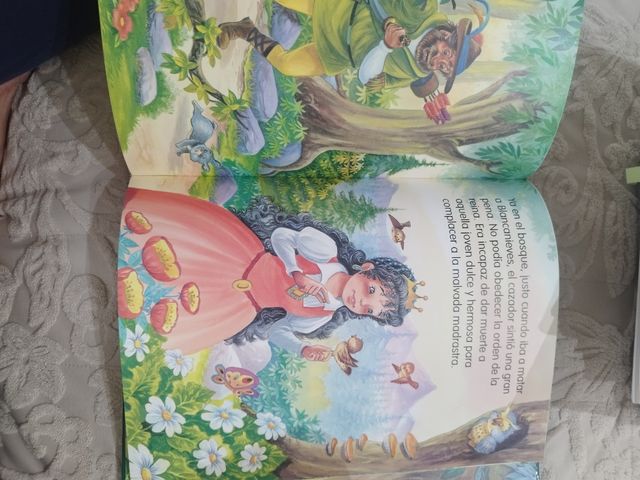 CADA NOCHE UNA HISTORIA CON BLANQUITA