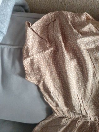 Vestido corto estampado beige