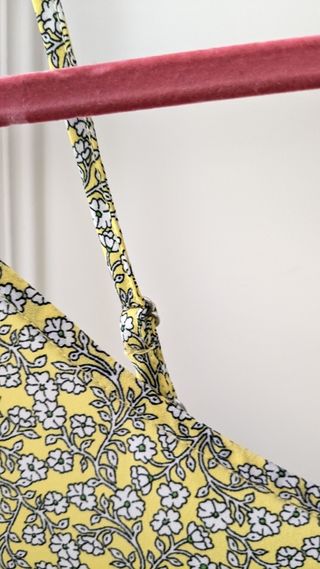 Top tirantes Benetton floral amarillo Talla XL