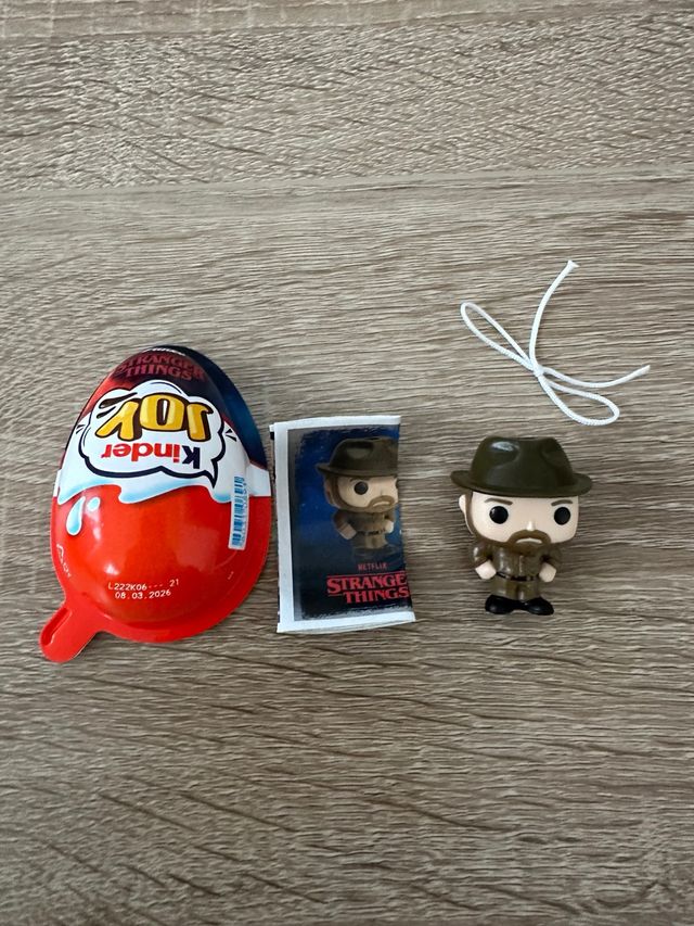 Kinder Joy Stranger Things Hopper Funko