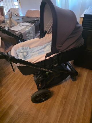 Carro Jane con patín incluido y saco para bebe.