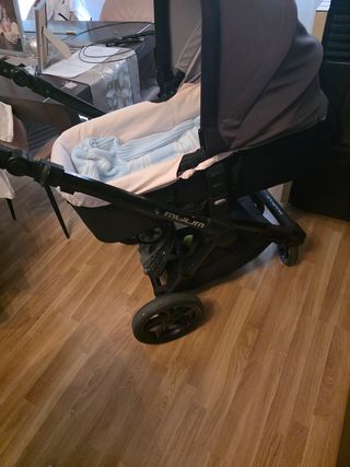 Carro Jane con patín incluido y saco para bebe.