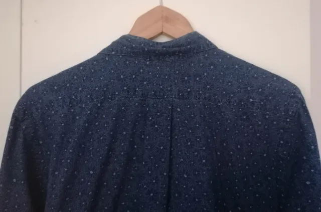 Camisa Levi's azul estampada. Talla L