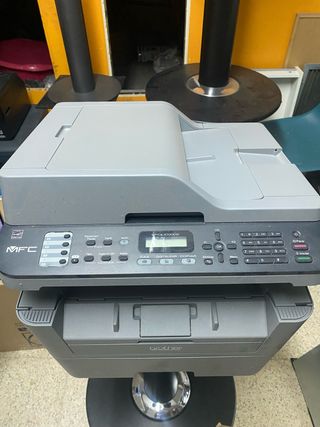 Impresora Láser Brother MFC-L2700DW