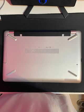 HP Laptop 15-bw0xx – 15,6", 8GB RAM, 1TB HDD
