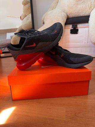 Zapatillas Nike Air Max 270 Negras y Rojas
