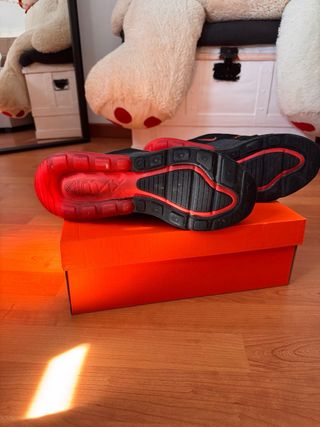 Zapatillas Nike Air Max 270 Negras y Rojas