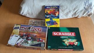 Lote Juegos de mesa y libro. Regalo guitarra.