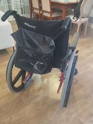 Silla de ruedas y cojín antiescaras