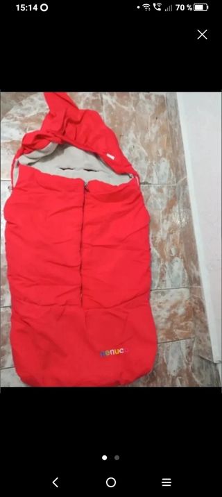 Saco para carro de bebé rojo