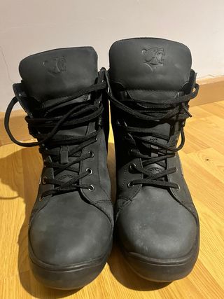 Botas de moto negras talla 43 
