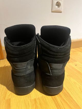 Botas de moto negras talla 43 
