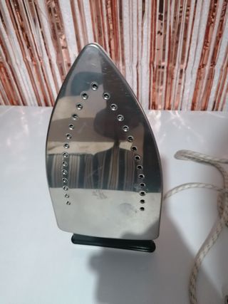 Plancha de vapor blanca