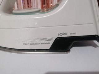 Plancha de vapor blanca