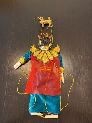 Muñeca tradicional indonesia (estilo marioneta)
