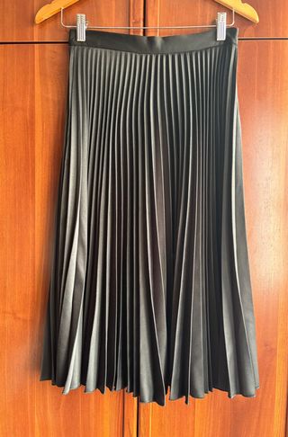 Falda plisada negra