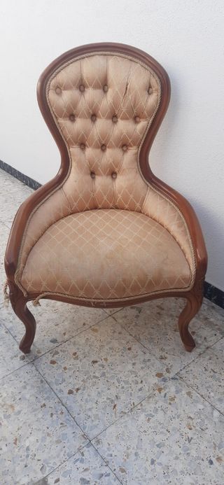 Butaca antigua tapizada