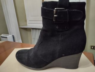 Stivaletto scamosciato nero