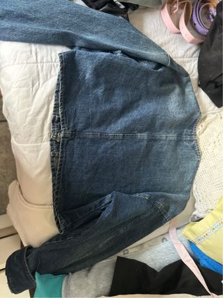 chaqueta azul vaquera 
