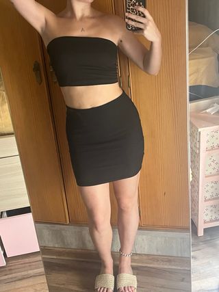 Falda tubo ajustada negra