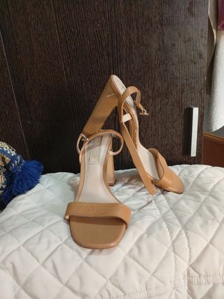 Sandalias Mango tacón beige talla 36