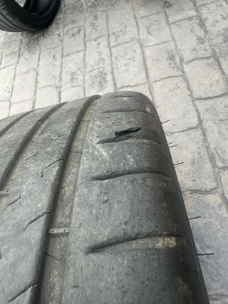 Michelin Pilot Sport 4 225/40 R18 92Y