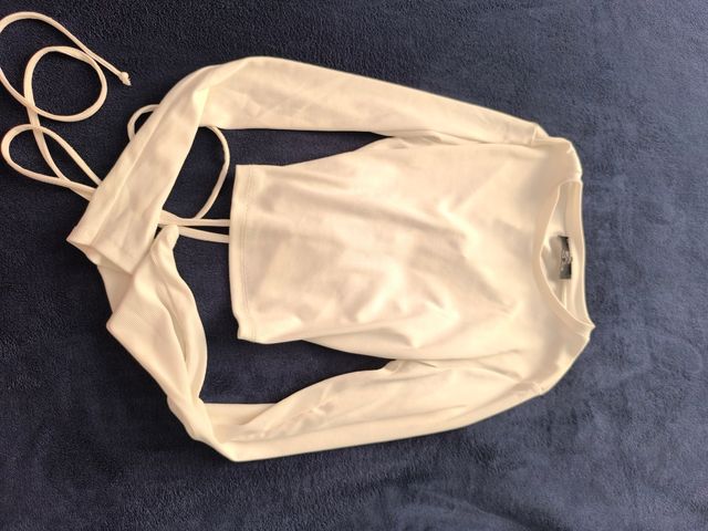 Top blanco manga larga con tiras