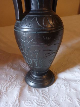 Jarrón egipcio de barro antiguo