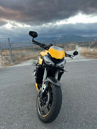Moto Triumph Street Triple 765 RS (2024)