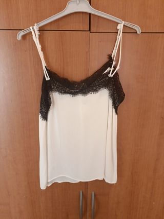 Blusa tirantes encaje negro y blanco