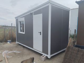 Caseta prefabricada gris