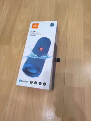 Caja del altavoz JBL Flip 4.