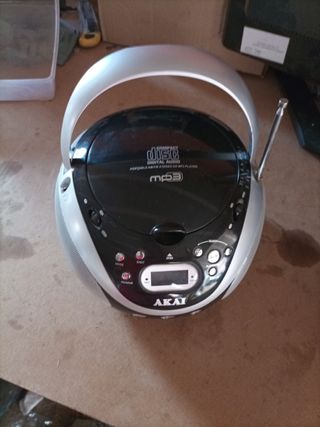 Radio CD Portátil Akai MP3