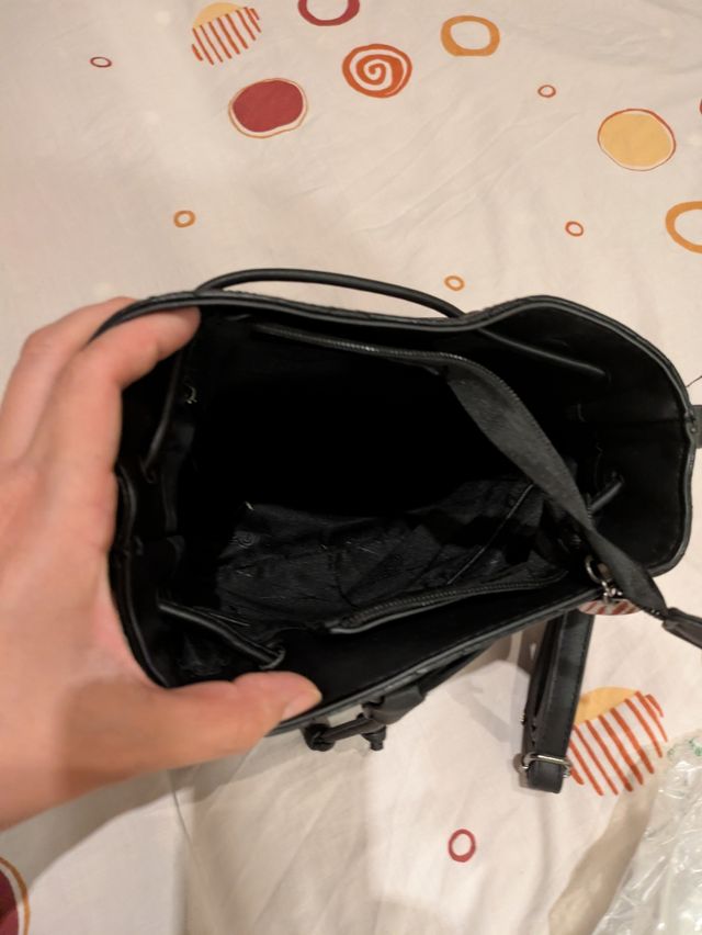 Bolso negro tipo saco
Nuevo con etiqueta
