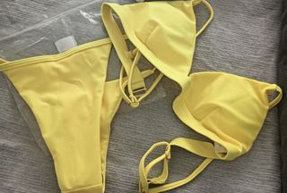 Bikini amarillo talla xs