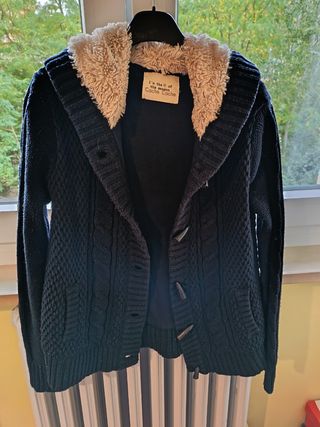 Maglione con cappuccio