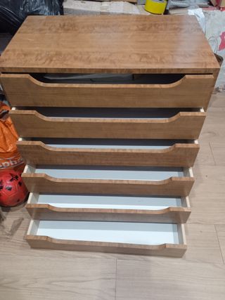 Cómoda de madera con 6 cajones