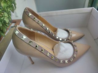 Zapatos de tacon nuevos