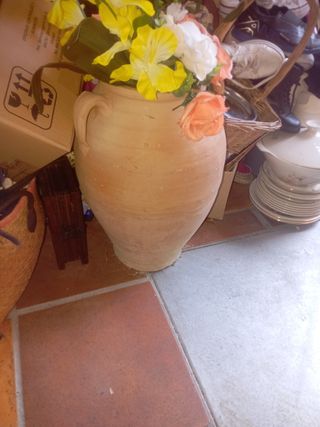 2 Tinajas antiguas de barro