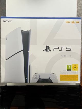 Consola PlayStation 5 con juegos