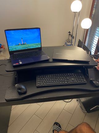 Scrivania elettrica regolabile con USB