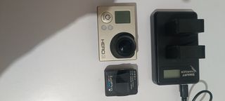 GoPro Hero 3 + caricabatterie con 3 batterie+