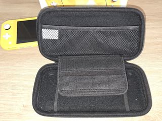 Nintendo Switch Lite + Funda + microSD 128 GB