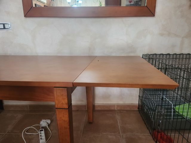 Mesa de madera extensible  salon y 2 sillas