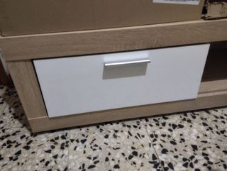 Mueble de comedor madera y blanco