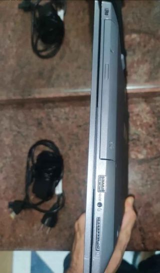 Lenovo V330 i7 20GB RAM Win 11 Pro como nuevo