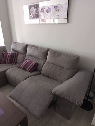 Sofá cheslon reclinable duo , con puerto USB. 