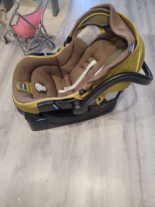 Maxi-cosi chicco  con isofix en buen estado 