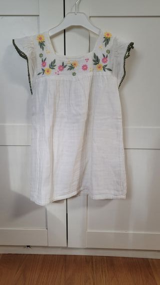 Blusa Sfera bordada flores 13-14 años